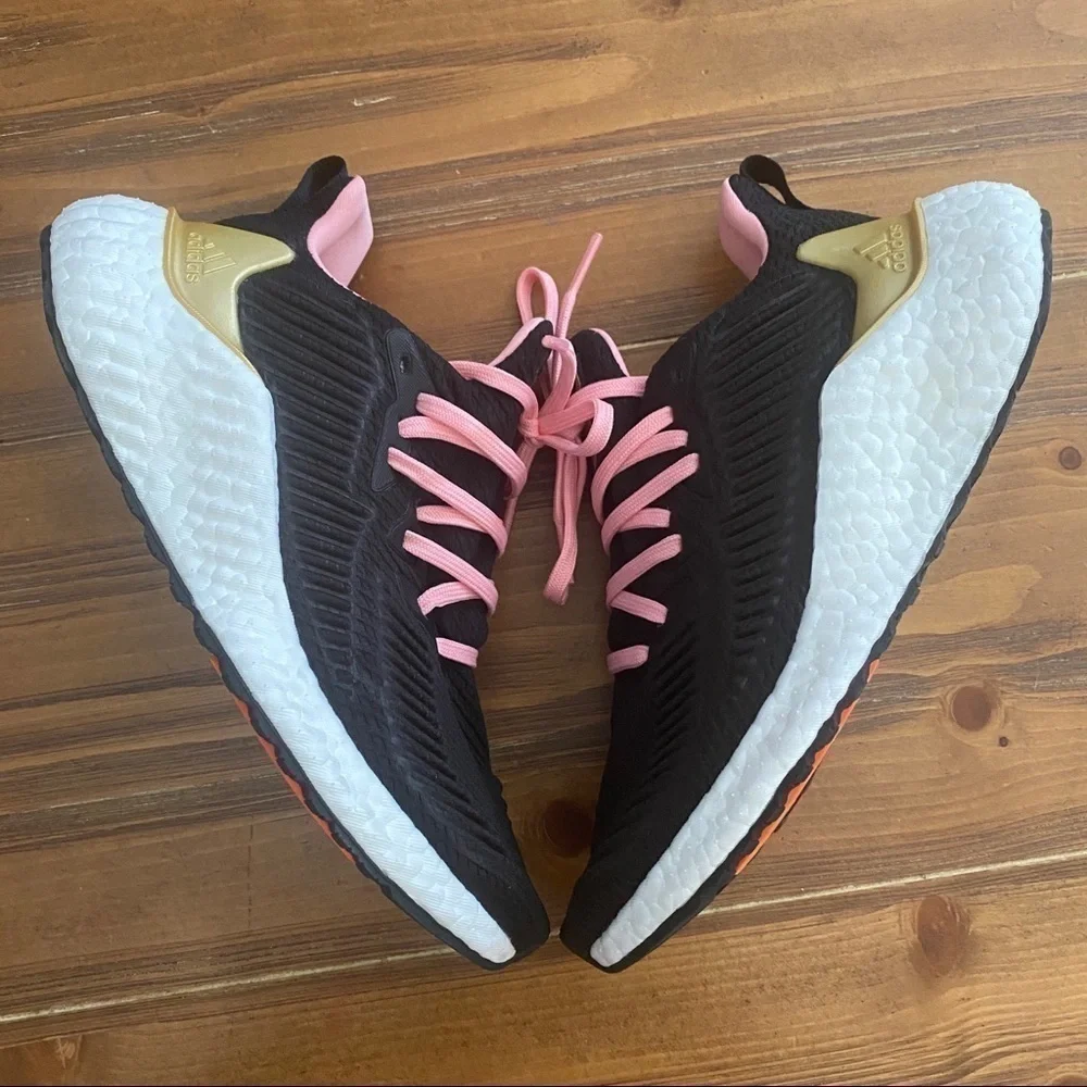 𝅺NIB ADIDAS Women’s Alphaboost Size 6